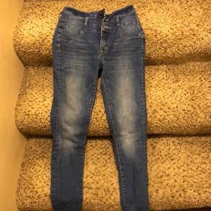 Refuge Highwaisted Jeans